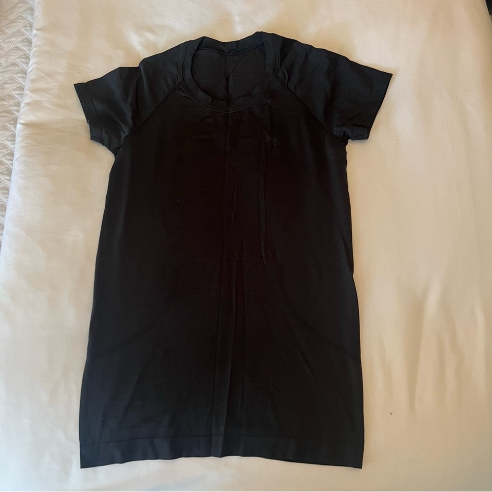 Lululemon Women’s Swiftly Tech Short-Sleeve Shirt 2.0 Hip Length